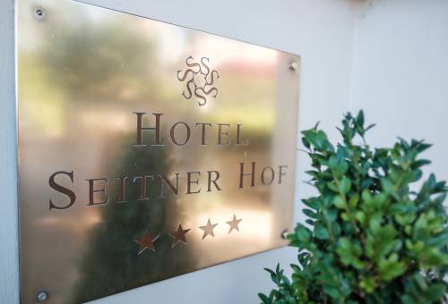 Detailbild Schild Hotel Seitner Hof 4 Sterne