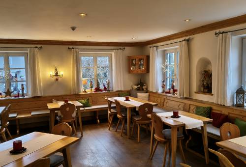 Herzlich Willkommen in unserem gemütlichen  Alten Gutshof Café!